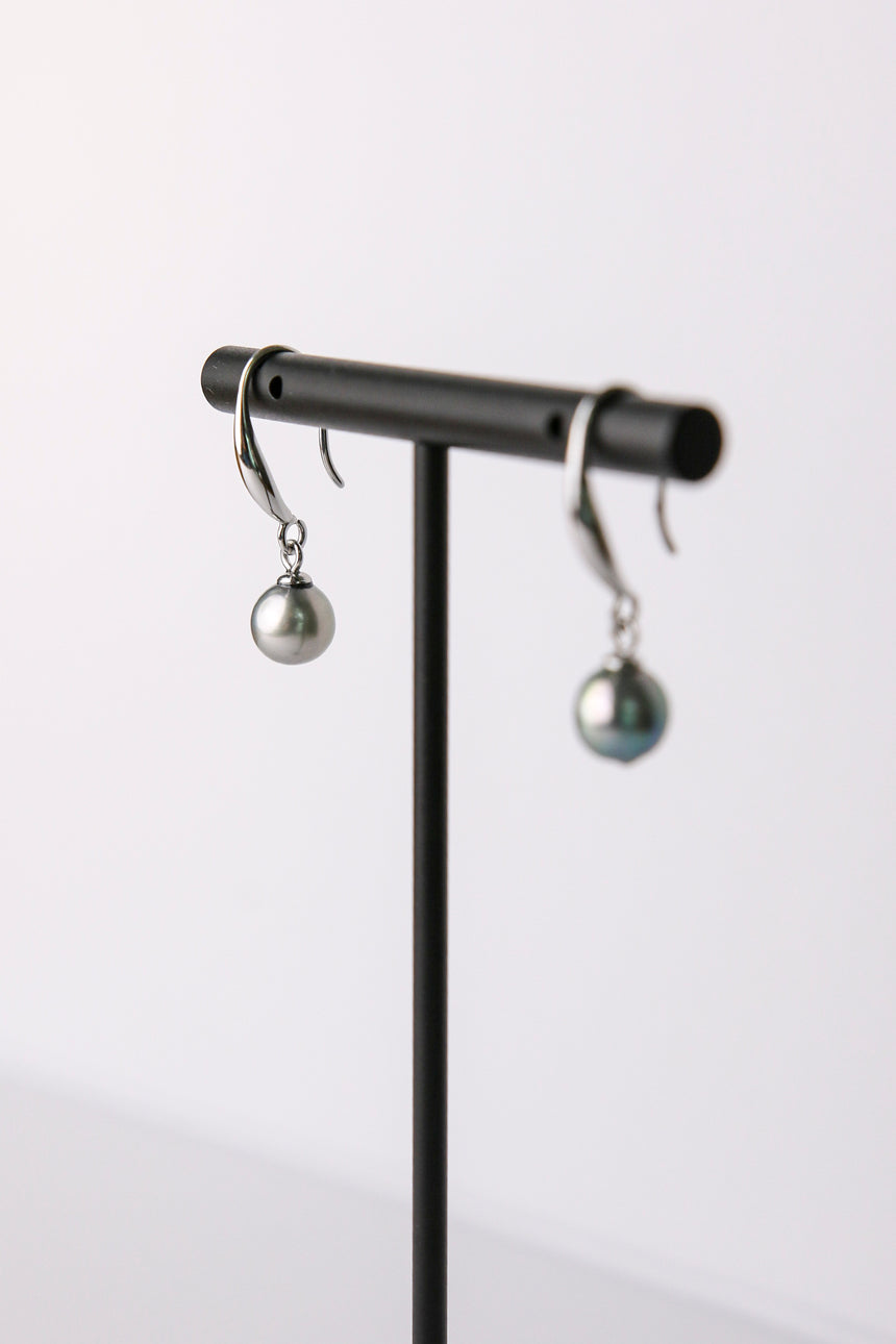 Tahitian Pearl Hook Earrings
