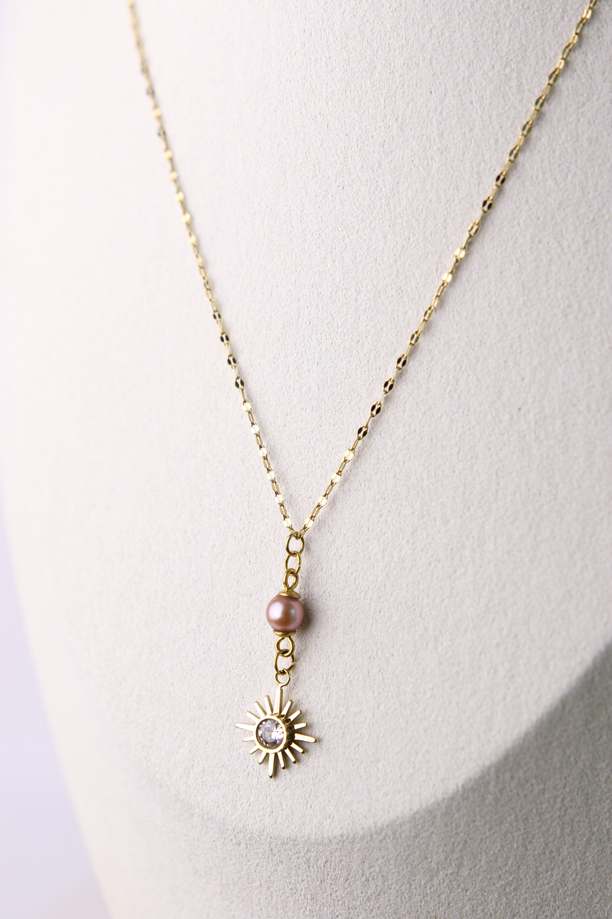 Blushing sun pearl necklace