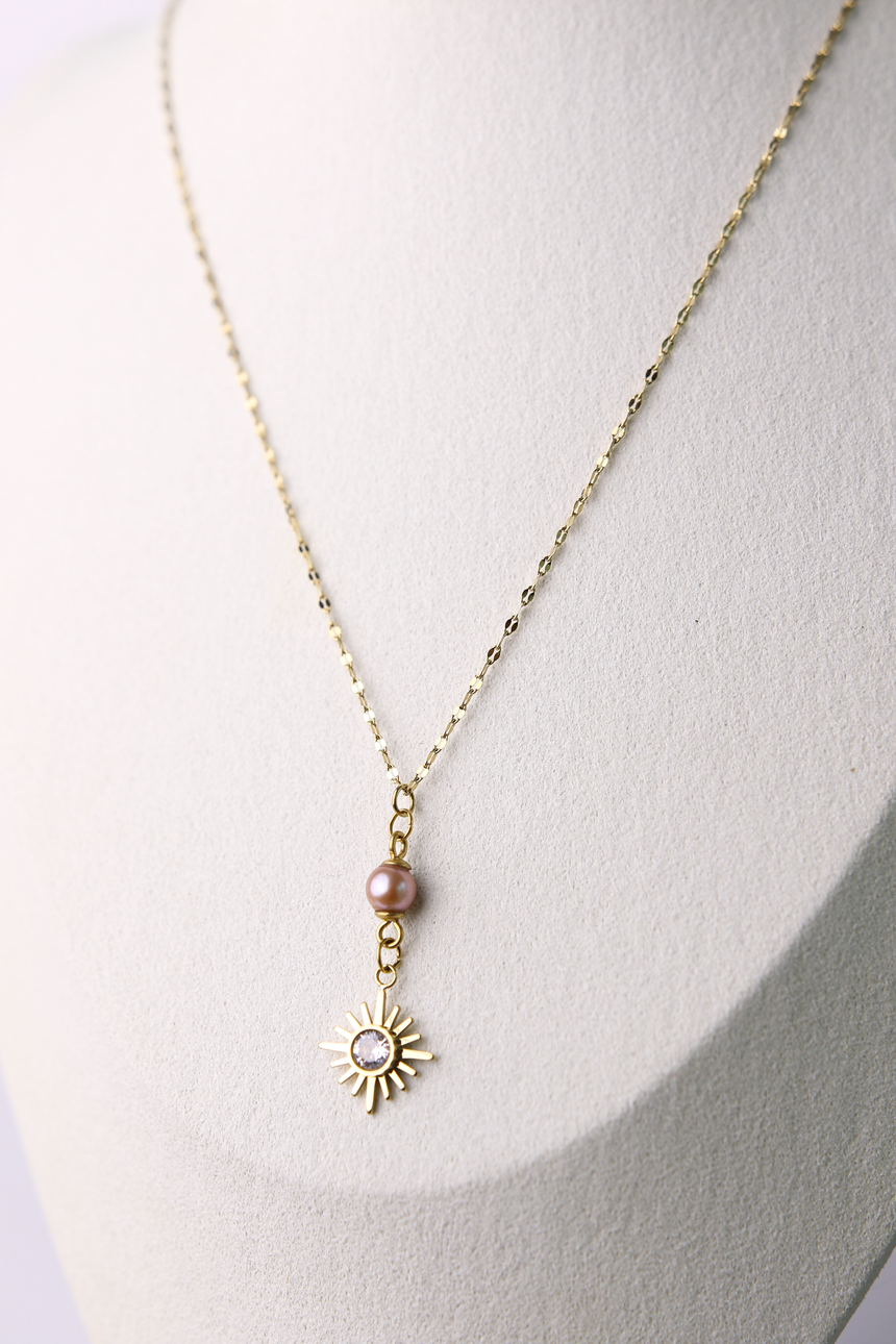 Blushing sun pearl necklace