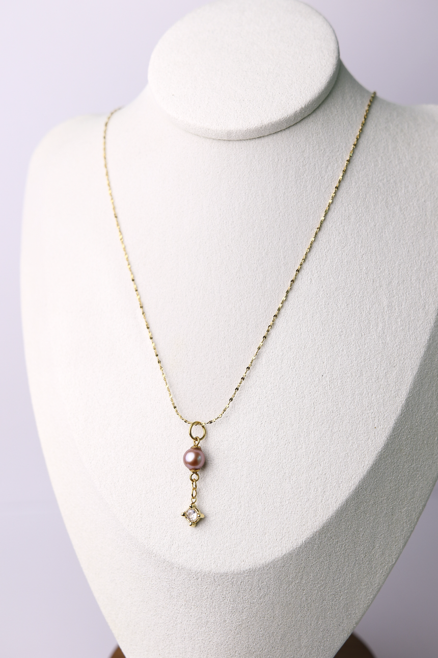 Blushing star pearl necklace