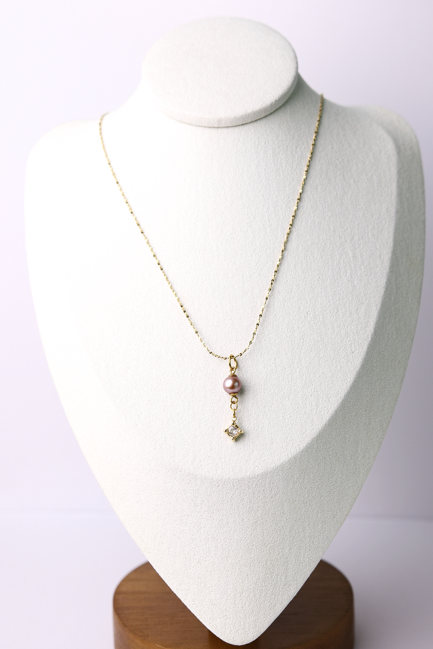 Blushing star pearl necklace