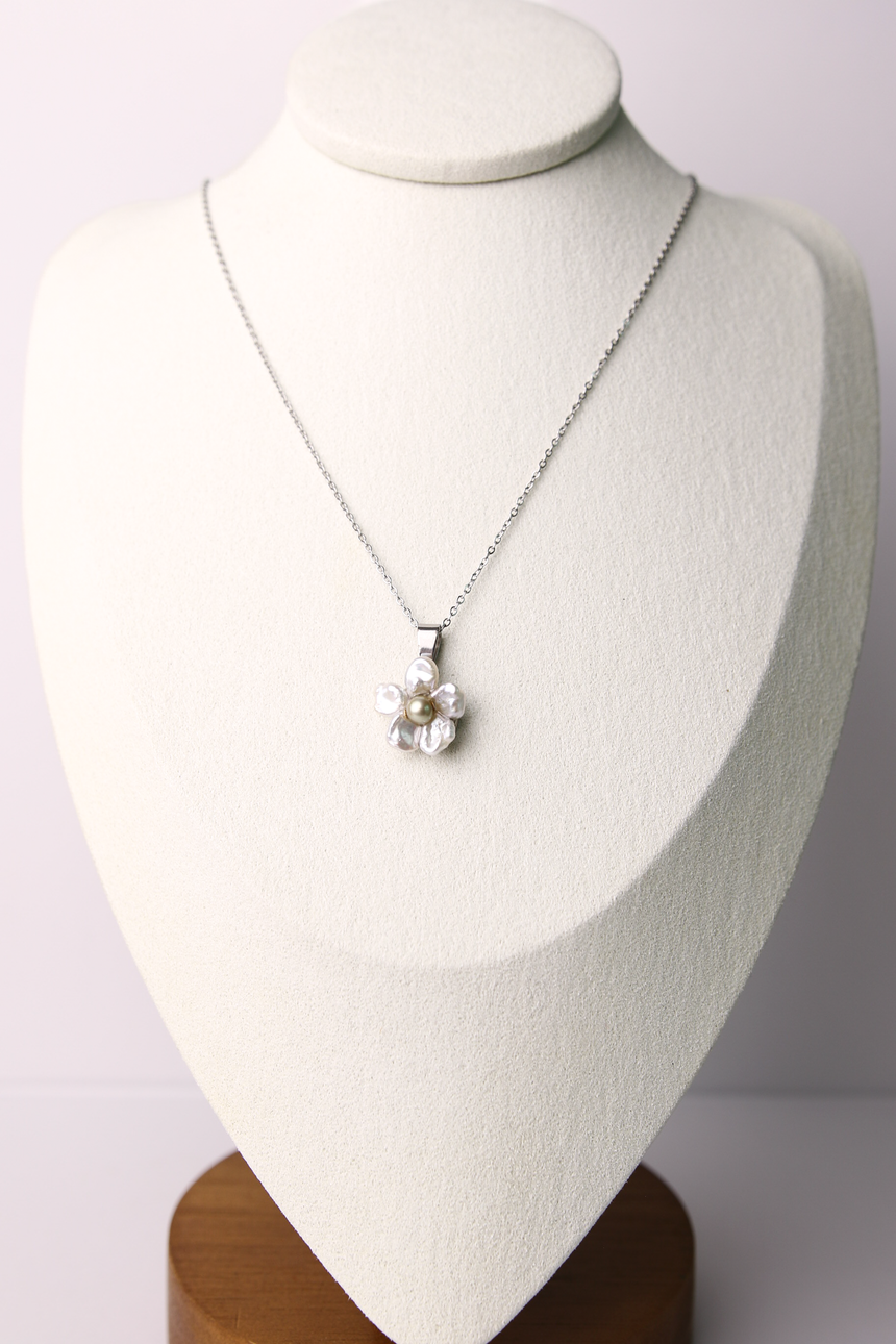 Heart of the earth pearl necklace